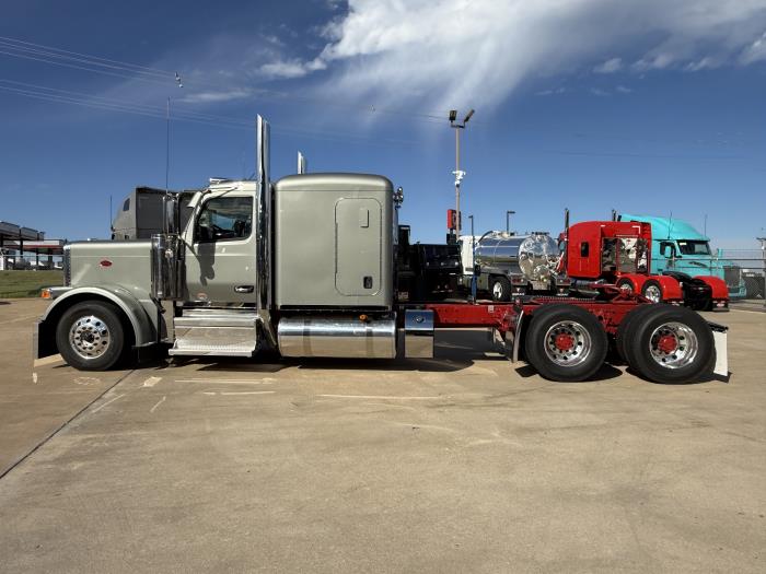 2027 Peterbilt 589-5