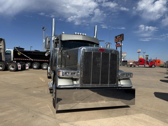 2027 Peterbilt 589-7