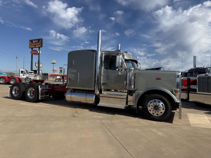 2027 Peterbilt 589-11