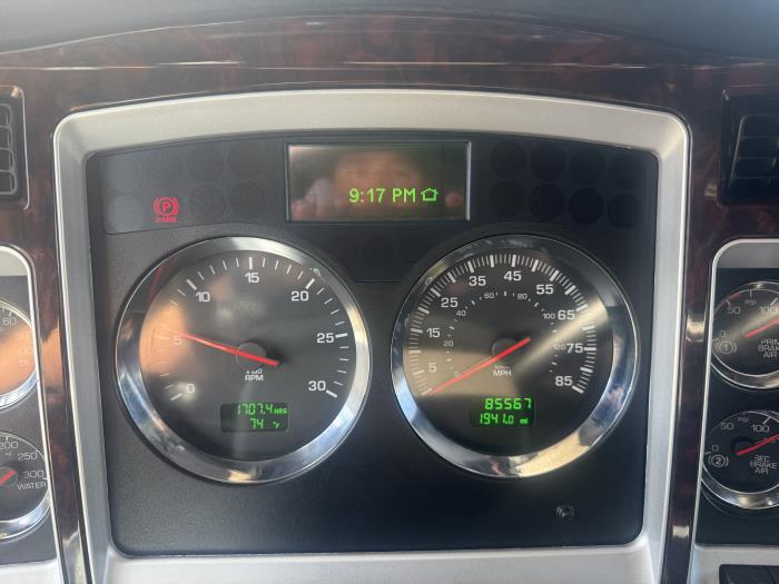 2024 Kenworth W900 — photo 2