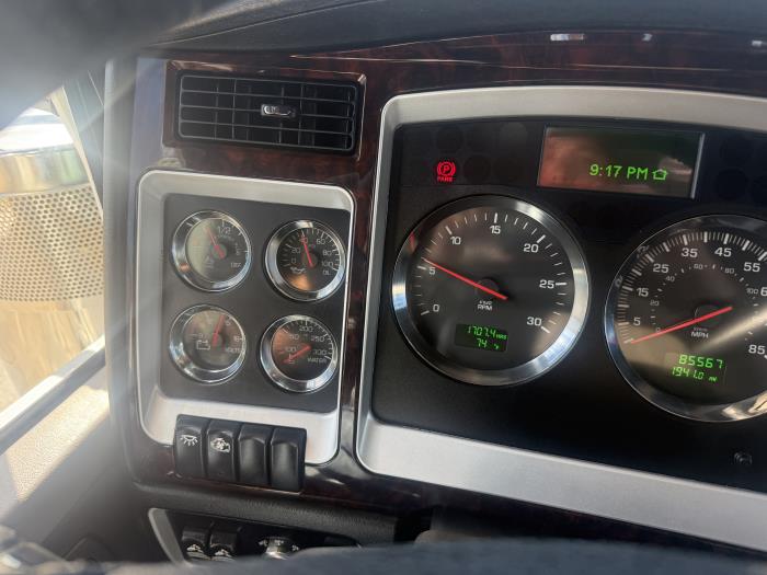 2024 Kenworth W900 — photo 3