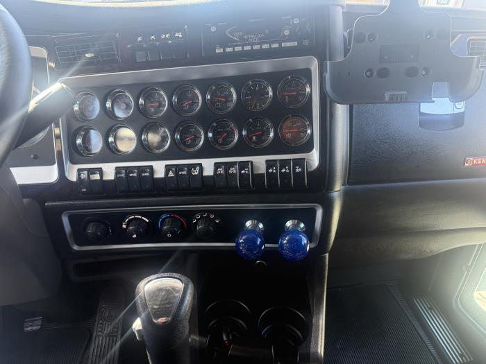 2024 Kenworth W900 — photo 4