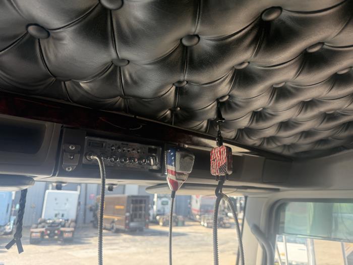 2024 Kenworth W900 — photo 7