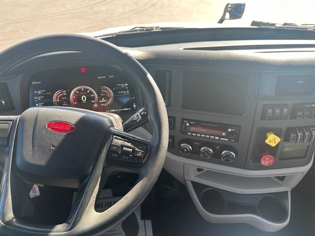 2022 Peterbilt 579-1