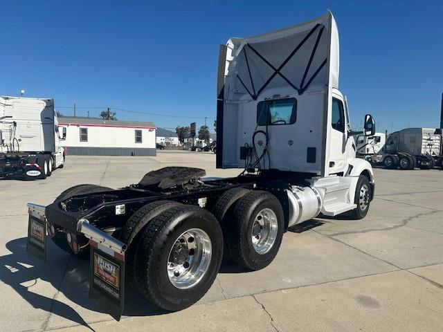 2022 Peterbilt 579-8