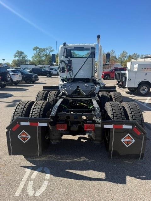 2027 International LT625-5