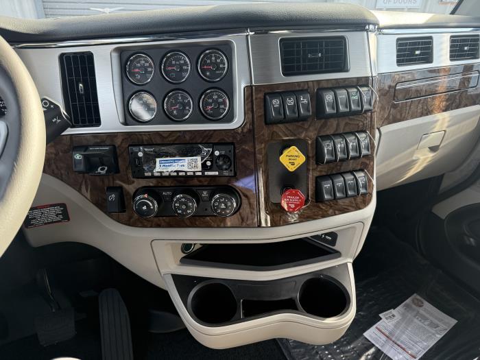 2027 Peterbilt 589-20