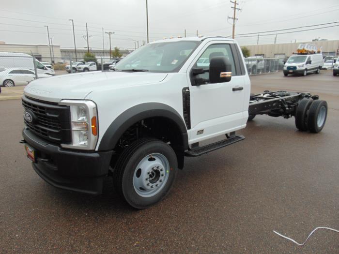 2027 Ford F-550-0