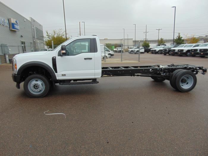 2027 Ford F-550-1