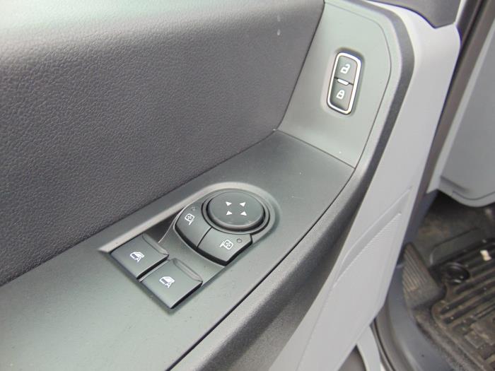 2027 Ford F-550-9