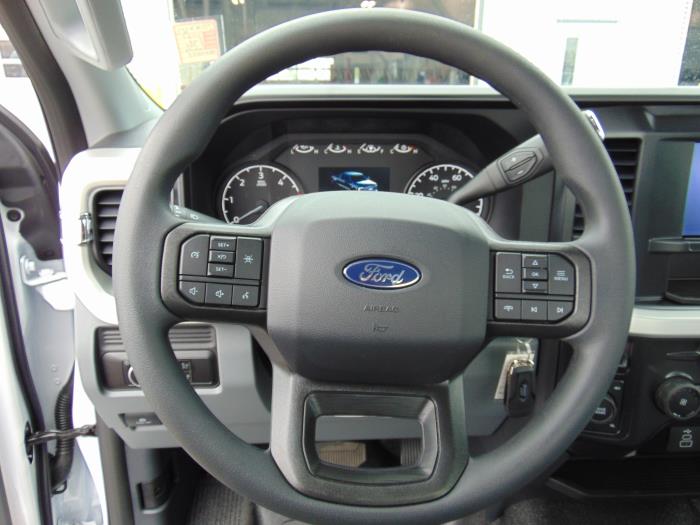 2027 Ford F-550-10