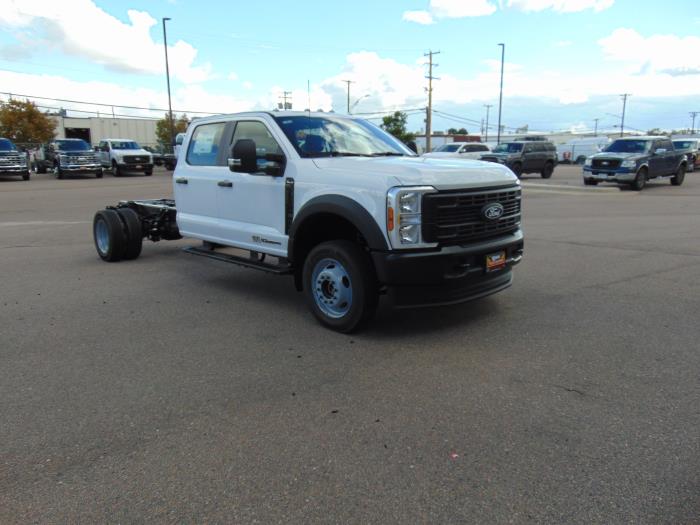 2027 Ford F-550-3