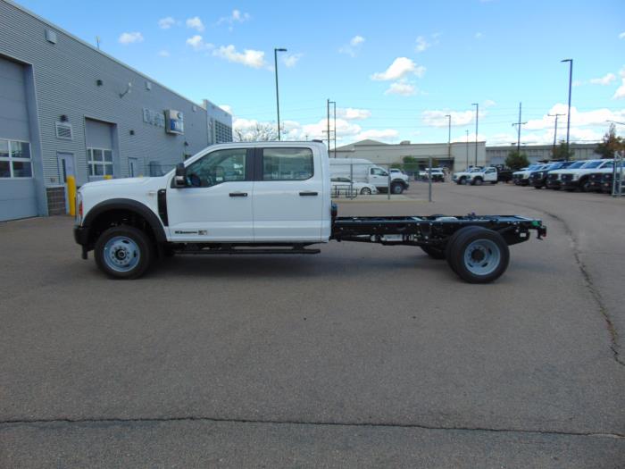 2027 Ford F-550-8