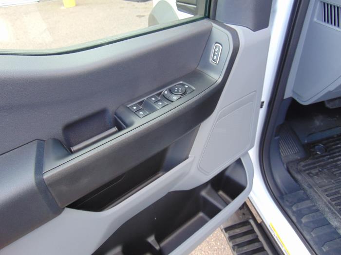 2027 Ford F-550-9
