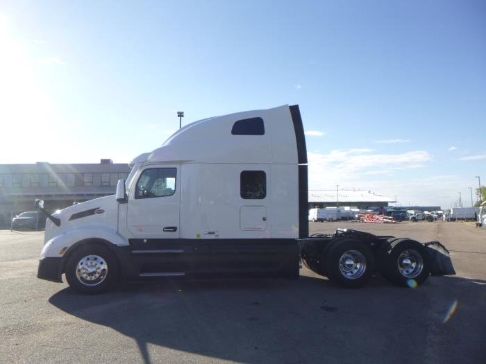 2023 Peterbilt 579-1