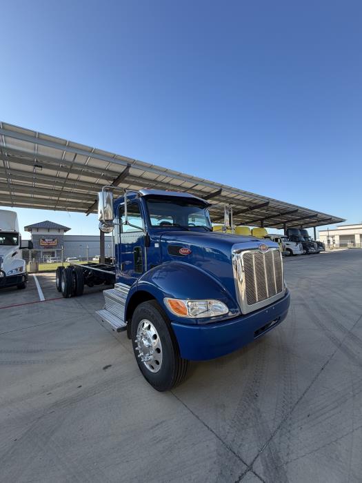 2021 Peterbilt 348-1