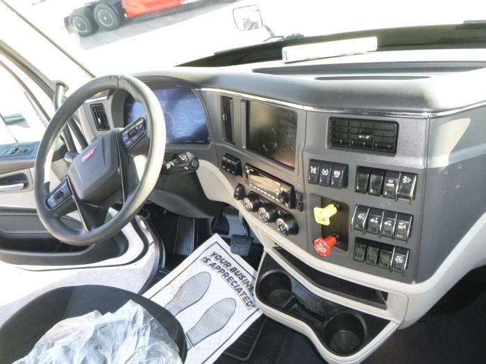 2023 Peterbilt 579-14