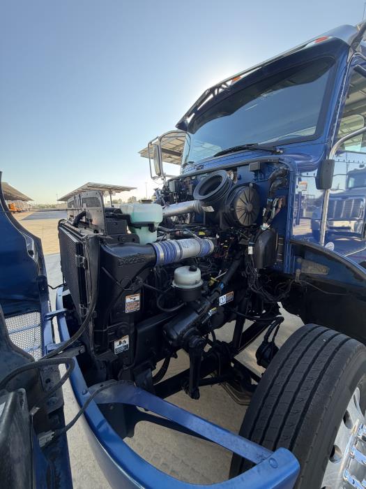 2021 Peterbilt 348-8