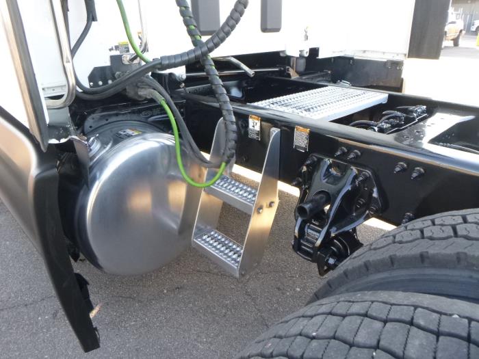 2023 Peterbilt 579-29
