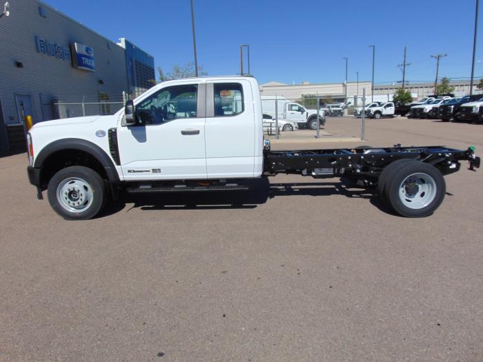 2027 Ford F-550-2