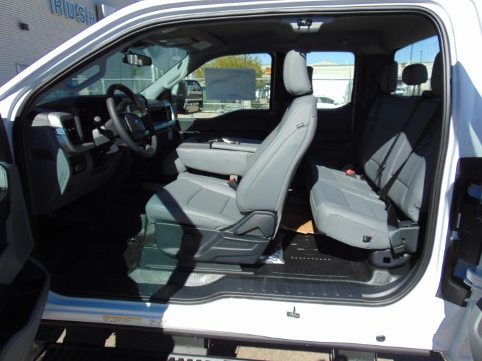 2027 Ford F-550-9