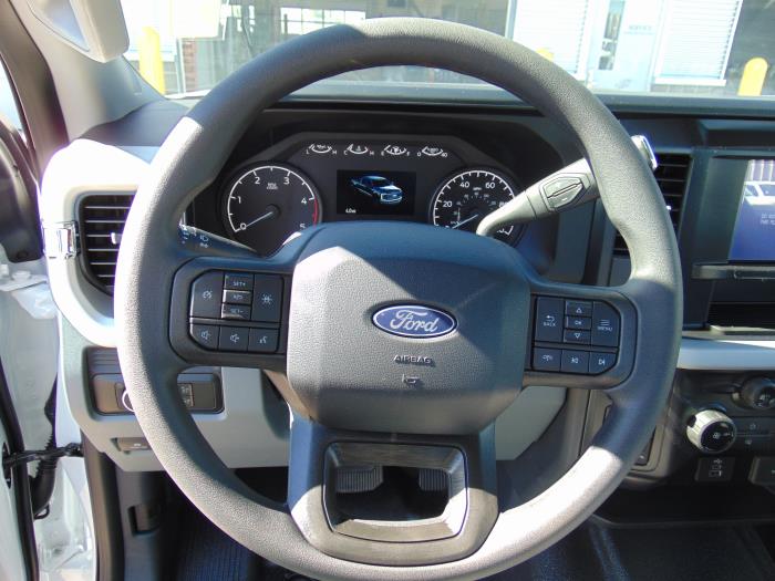 2027 Ford F-550-11