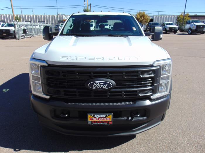 2027 Ford F-550-8