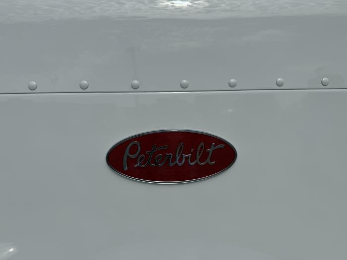 2027 Peterbilt 589-14