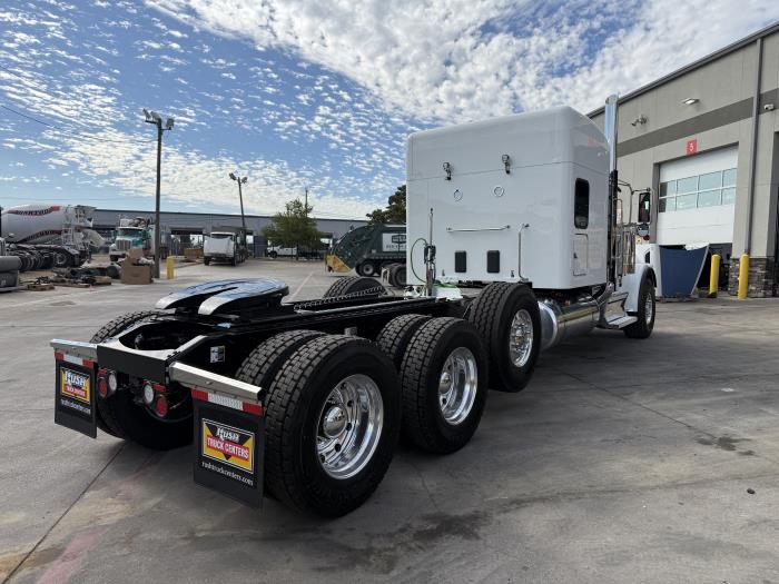 2027 Peterbilt 589-7