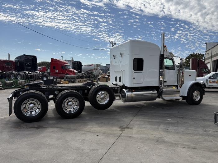 2027 Peterbilt 589-8