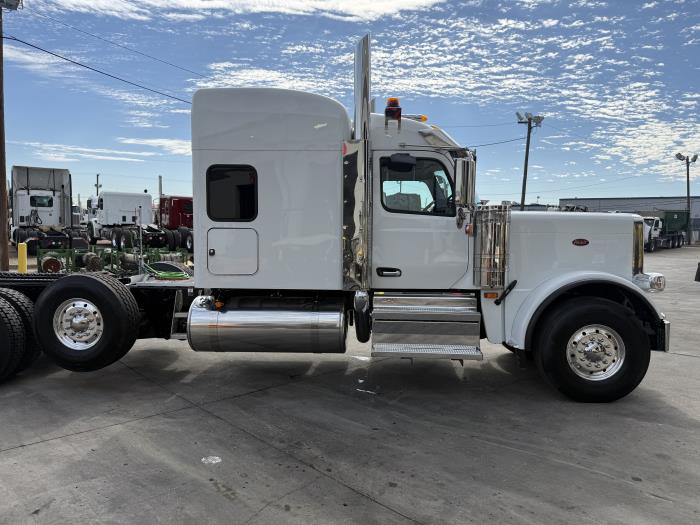 2027 Peterbilt 589-9