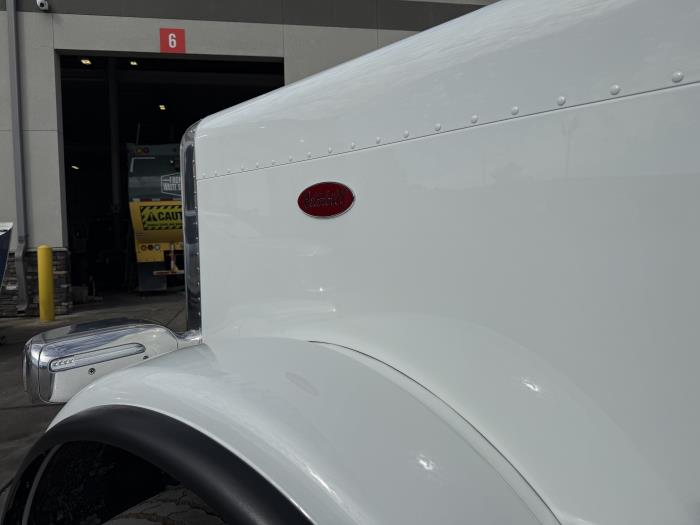 2027 Peterbilt 589-15