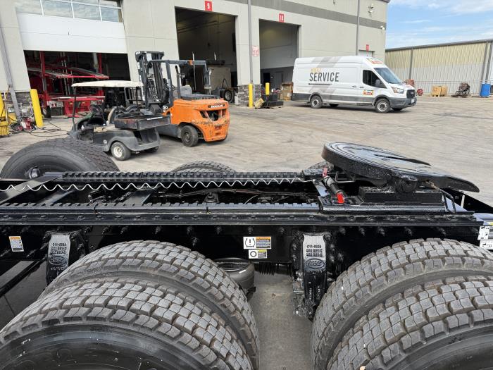 2027 Peterbilt 589-19