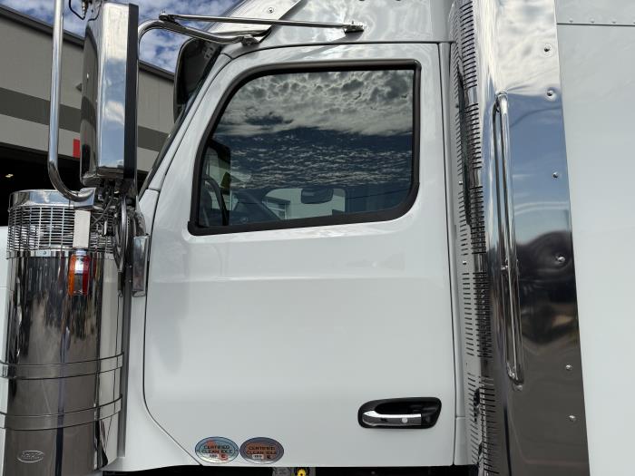 2027 Peterbilt 589-23