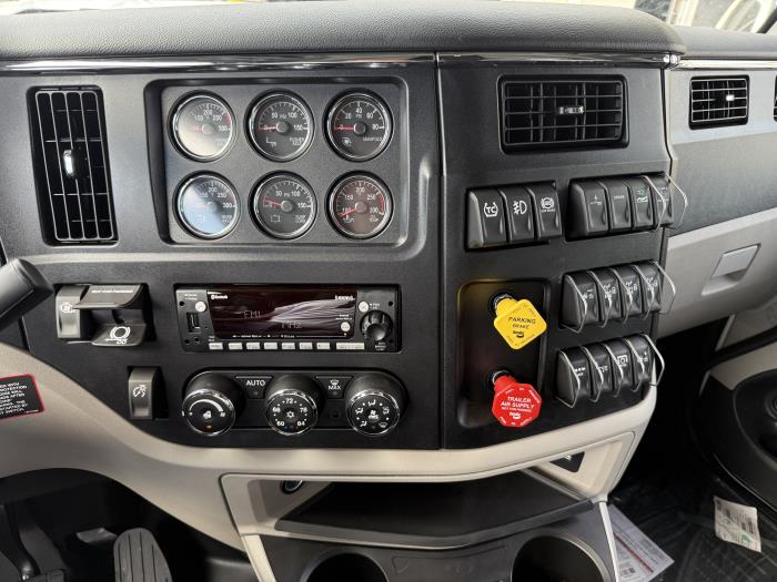 2027 Peterbilt 589-34