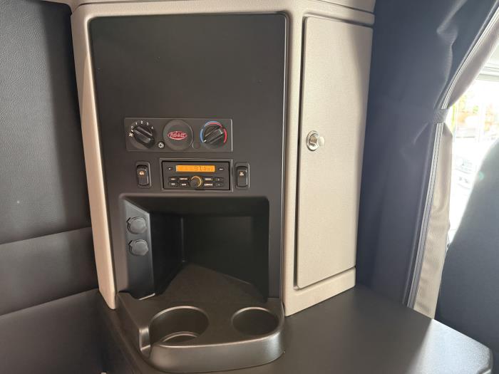 2027 Peterbilt 589-49