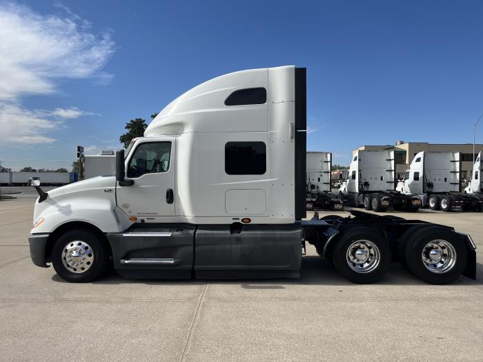 2021 International LT625-1