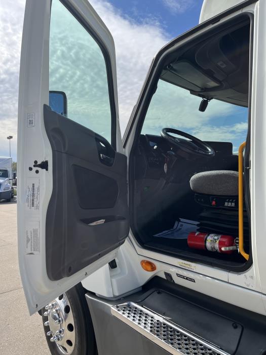 2021 International LT625-12
