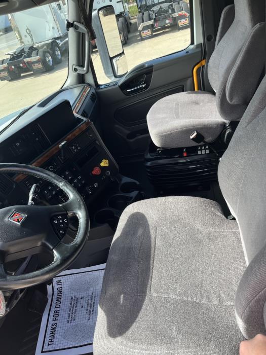 2021 International LT625-15