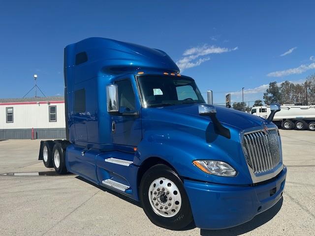 2022 International LT625-15