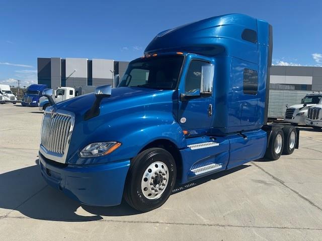 2022 International LT625-17