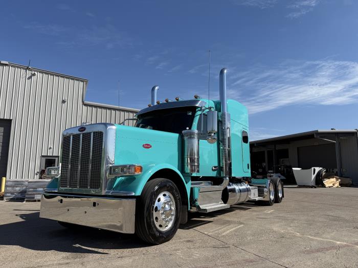 2027 Peterbilt 589-2