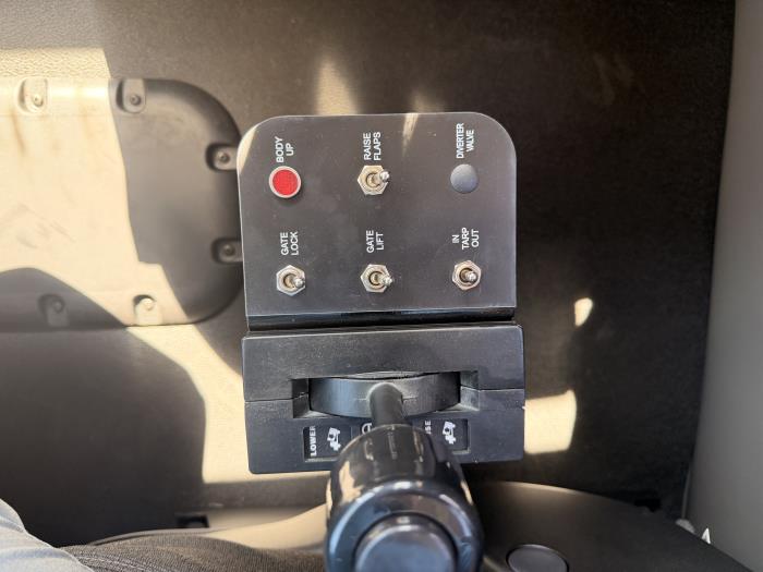 2027 Peterbilt 567-23