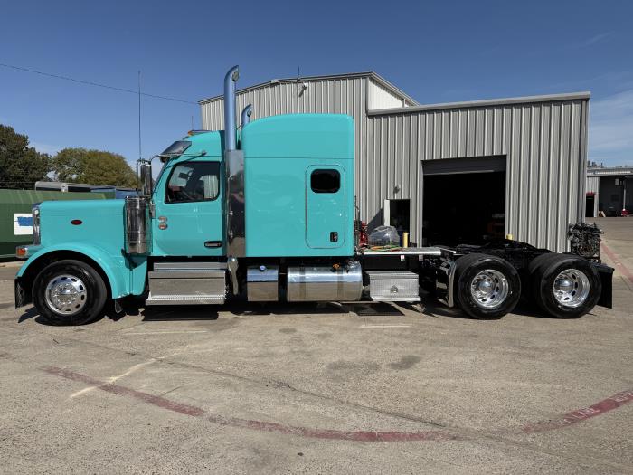 2027 Peterbilt 589-4