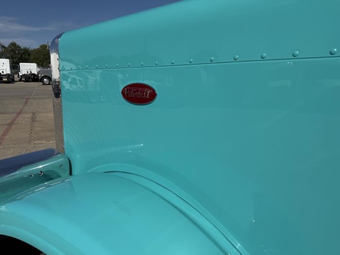2027 Peterbilt 589-15