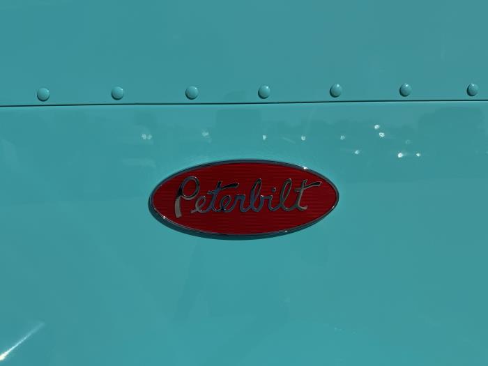 2027 Peterbilt 589-16
