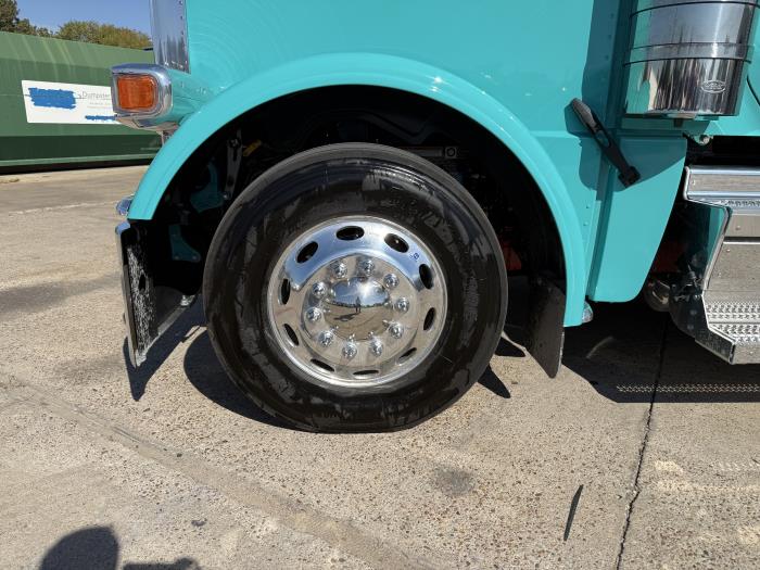 2027 Peterbilt 589-17