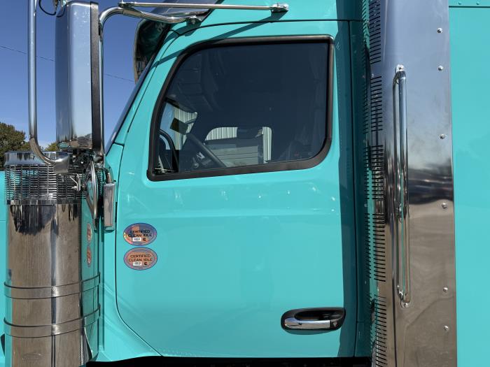 2027 Peterbilt 589-25