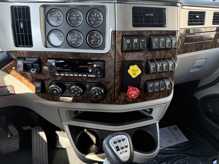 2027 Peterbilt 589-35