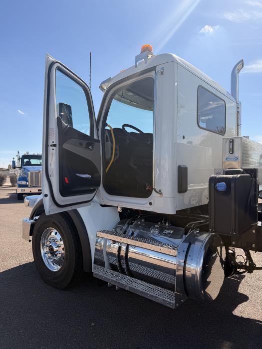 2027 Peterbilt 567-13